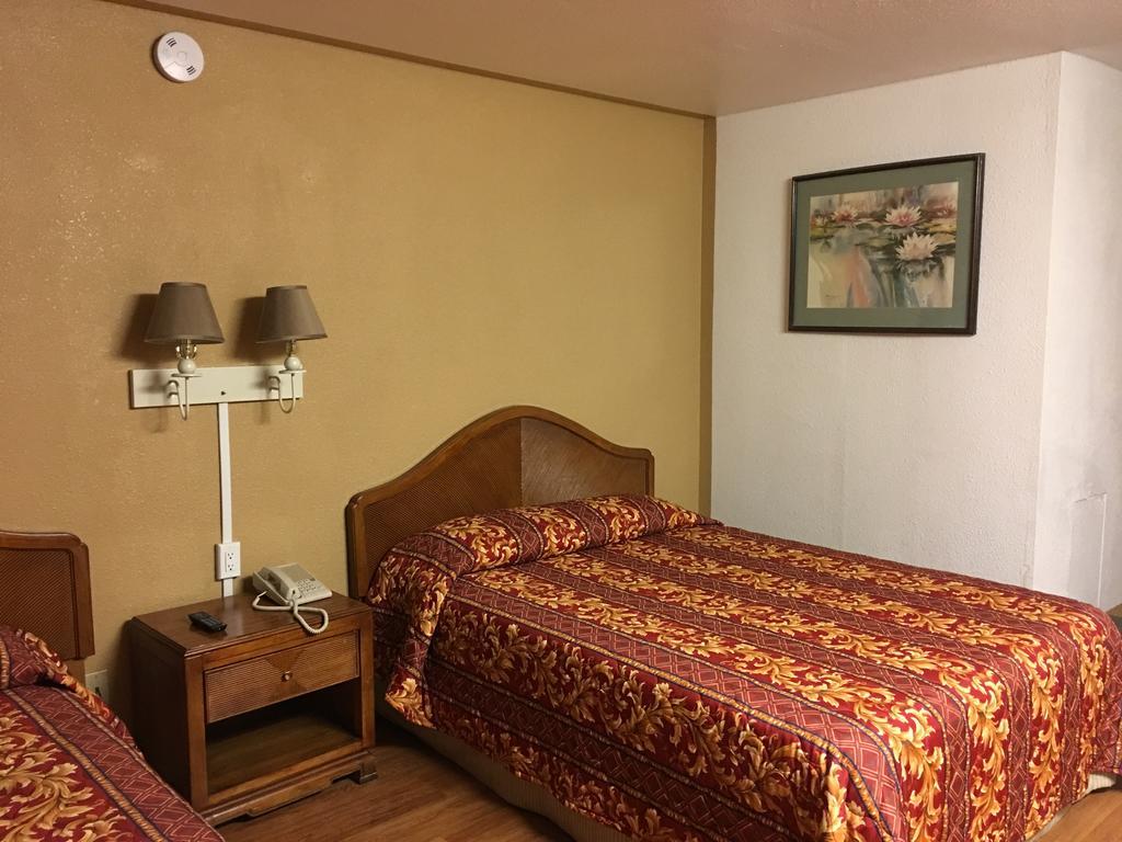 Tri-State Inn Kingman Bagian luar foto