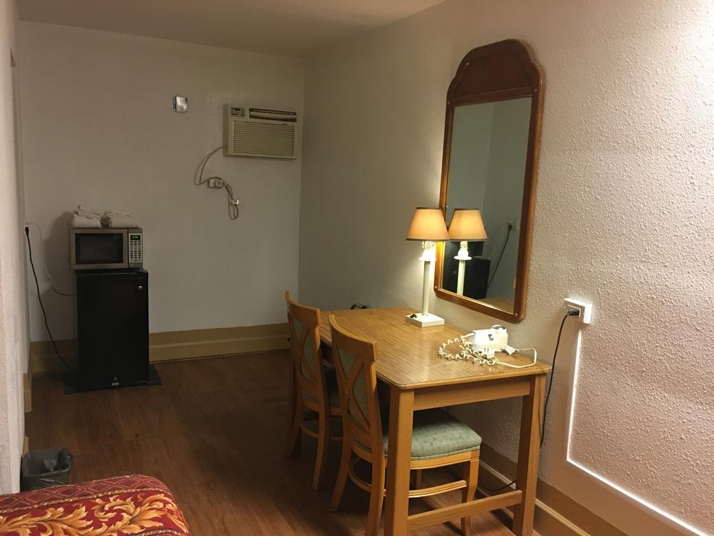 Tri-State Inn Kingman Bagian luar foto