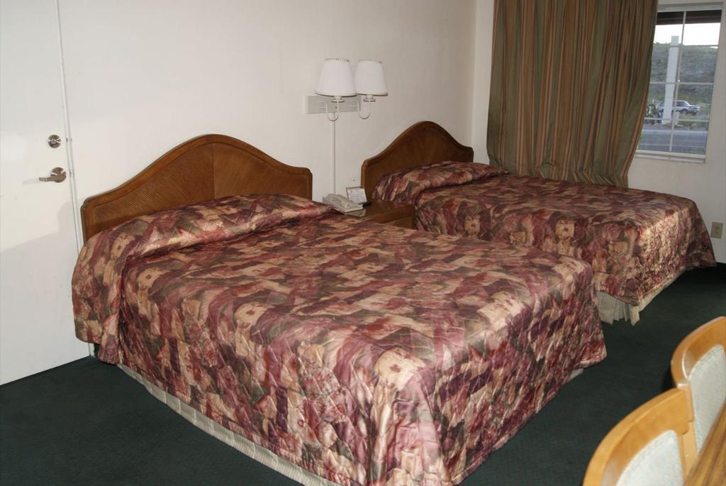 Tri-State Inn Kingman Bagian luar foto